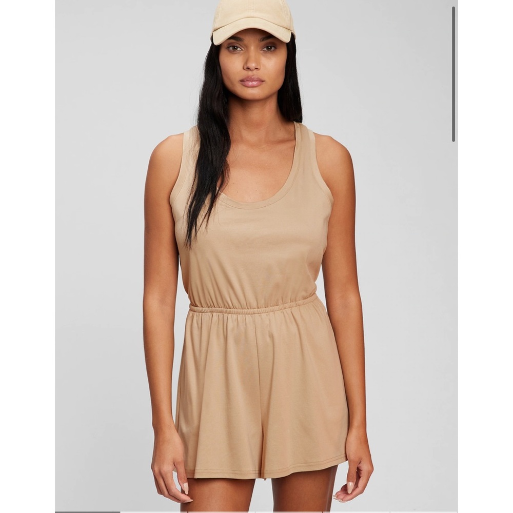 GAP NWT Women's Racerback Cutout Romper